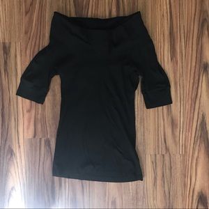 Express 3/4 Sleeve Neckline Fold